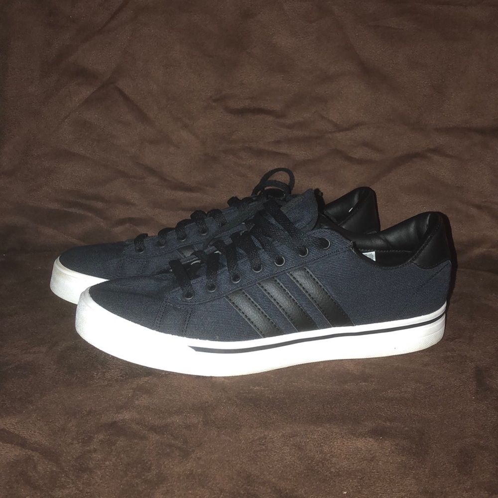 Adidas Neo size 9